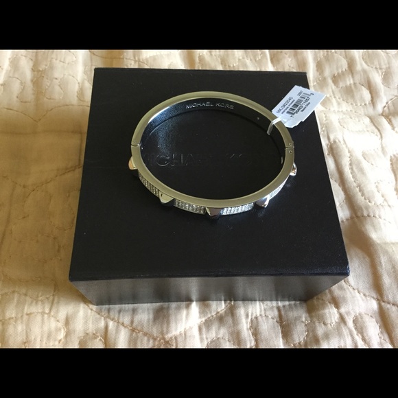 NWT Michael Kors Silver-tone Bangle - Picture 6 of 8
